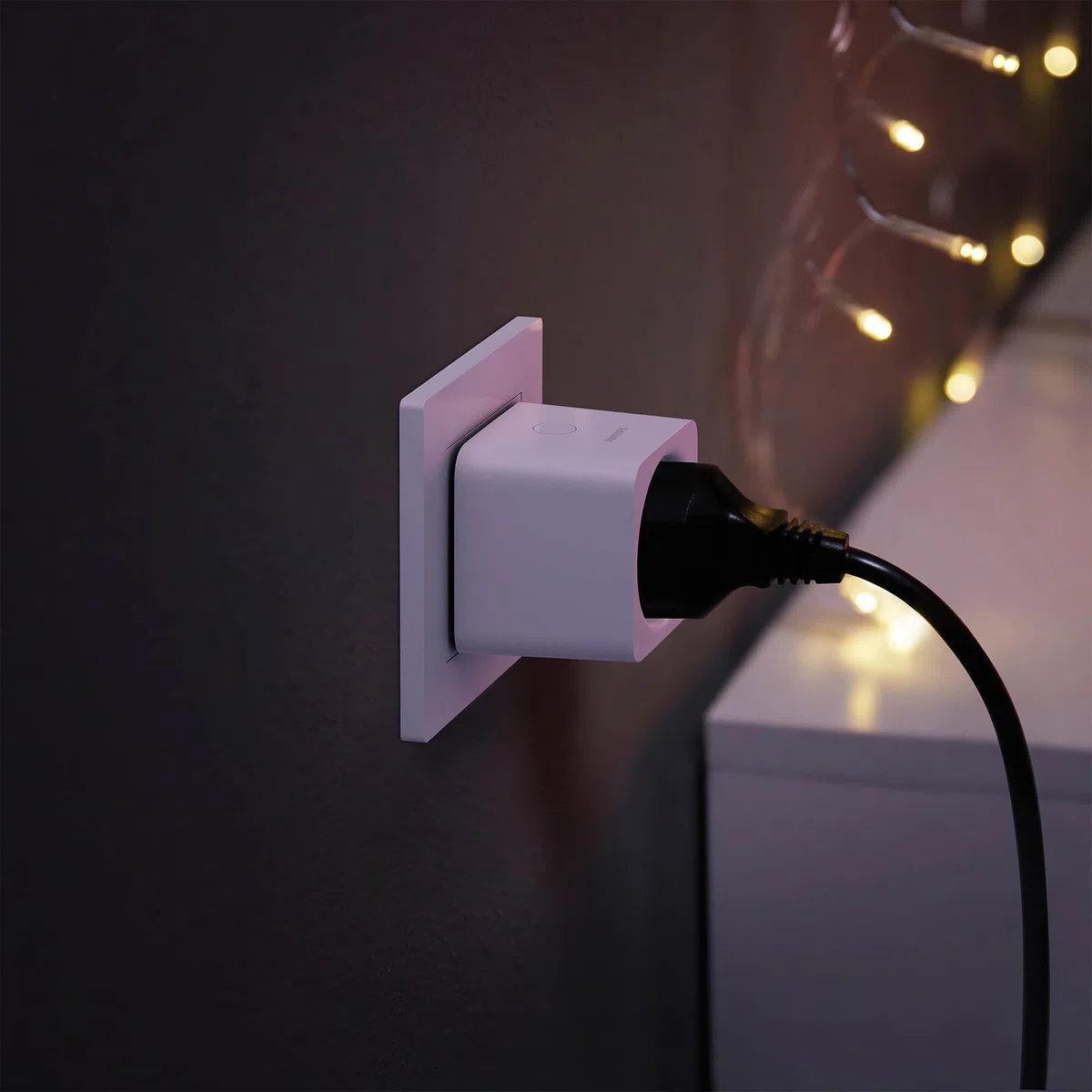 Philips Hue Smart Plug, prise connectée, fonctionne avec Alexa, Google Assistant et Apple Homekit