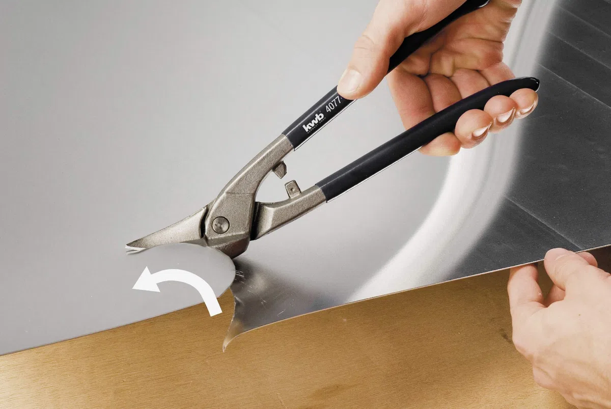 kwb Cisaille à tôle professionnelle Coupe à gauche 260 mm pour courbes étroites, coupe pour tôle max. 1,5 mm et acier inoxydable / V2A jusqu'à 1 mm.