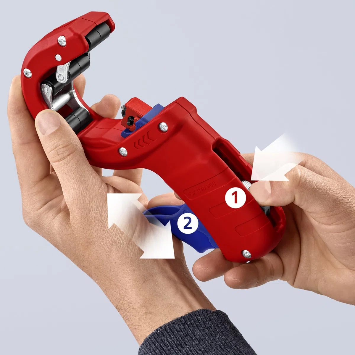 KNIPEX DPT50 Coupe-tube pour tubes en plastique à parois épaisses, également à âme expansée Découpe et chanfreinage en une seule étape, 90 23 02 BK