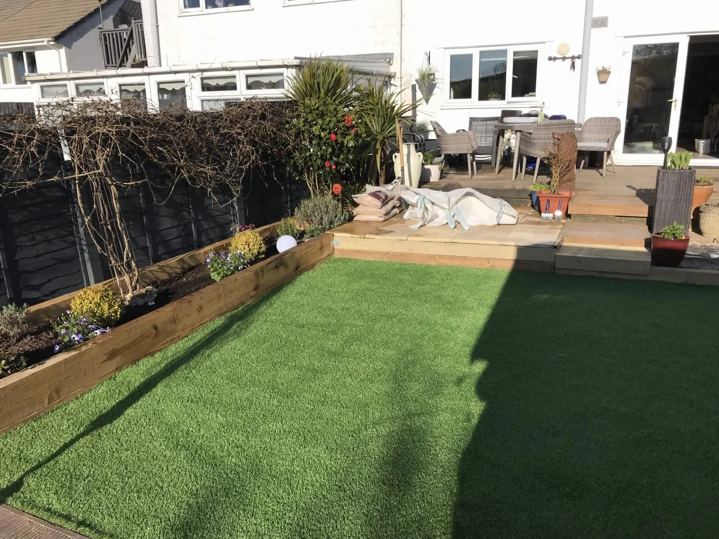 KAHEIGN 50 Pièces Clous Artificiels Résistants D'herbe, 5mm x 150mm Clous Galvanisés à Tête Ronde Clous en Acier pour Fixation de Faux Gazon Astroturf pour Hardcore Stoney Ground (Moitié Vert)