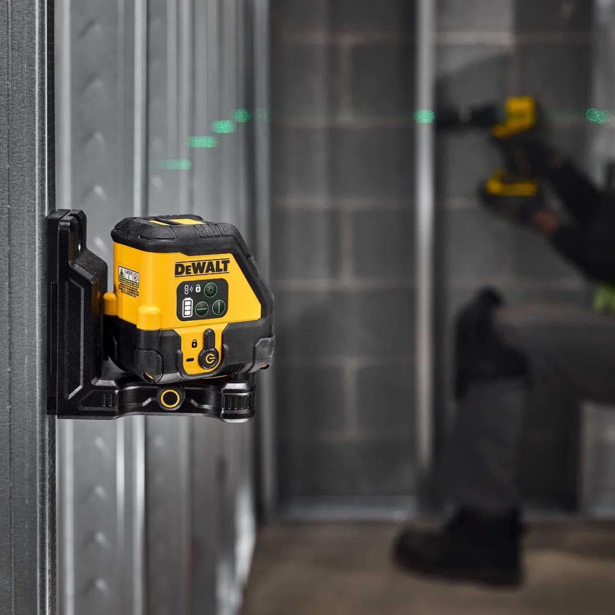 DeWALT Niveau Laser à Ligne Verte avec Batterie Intégrée et Auto-Nivellement, DCLE14201GB-XJ