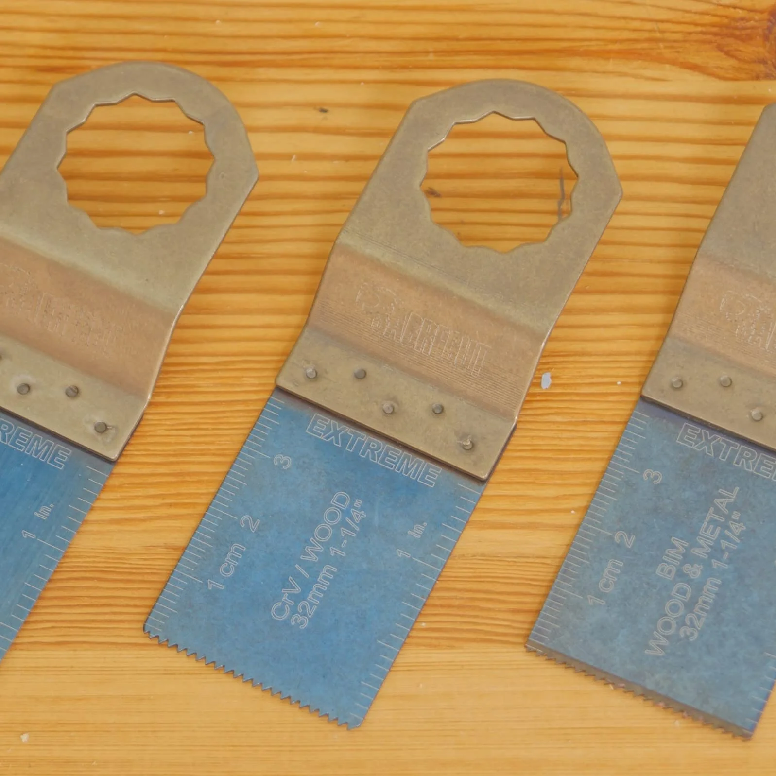 SabreCut 10pcs SC35F_10 35mm Fin Dent Bois Lames multitool Durable | Compatible avec Fein SuperCut & Festool Vecturo, lames dents fines coupent bois cleanly