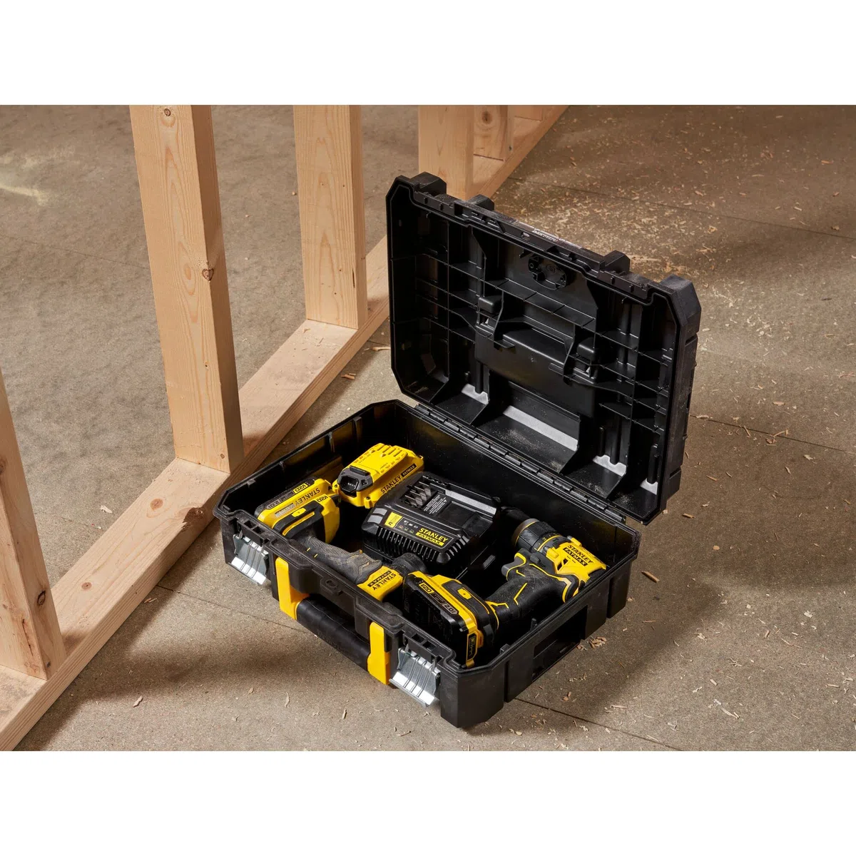 STANLEY FMST1-71966 Mallette Tstak/PRO-STACK Gamme FATMAX - Résistant - Corps Polypropylène - Attaches Métalliques Anticorrosion - Plateau Mousse Modulable