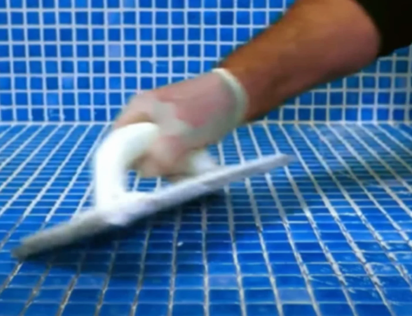 Joint de carrelage adapté piscine, Haute Résistance, Gris Perle, Weberjoint HR 5KG, WEBER