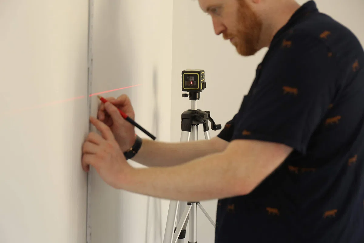 Trepied pour Niveau Laser Firecore Trepied Laser 1,5m, ÉLescopique Tripole avec Niveau à Bulle et Adaptateur de TréPied SuppléMentaire 5/8"-11 -FT1500D