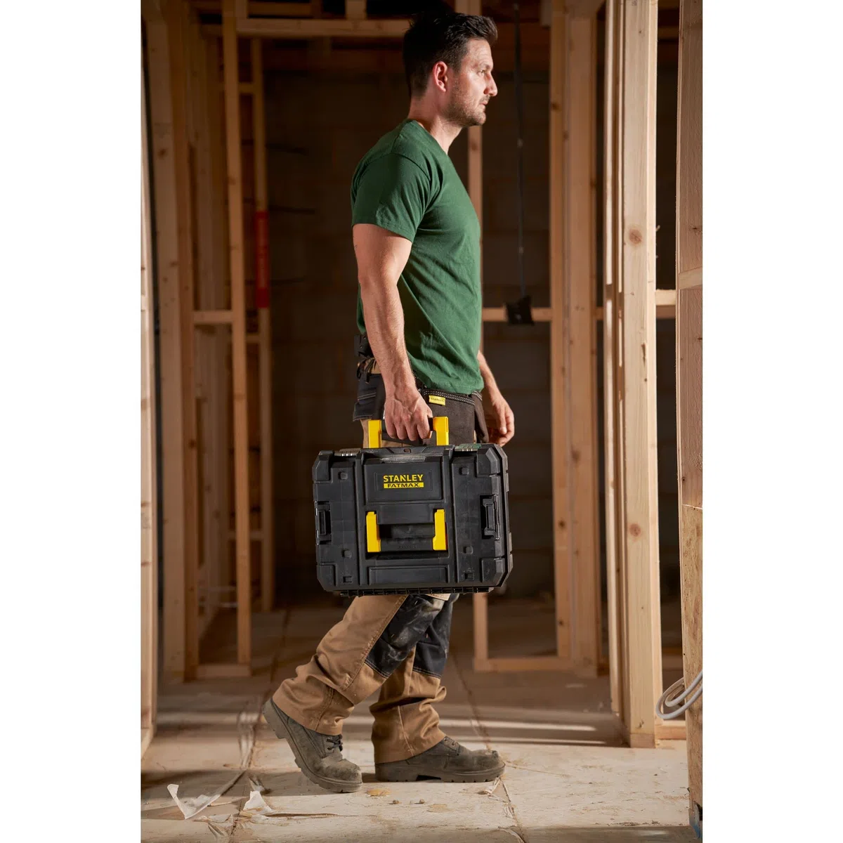 STANLEY FMST1-71966 Mallette Tstak/PRO-STACK Gamme FATMAX - Résistant - Corps Polypropylène - Attaches Métalliques Anticorrosion - Plateau Mousse Modulable