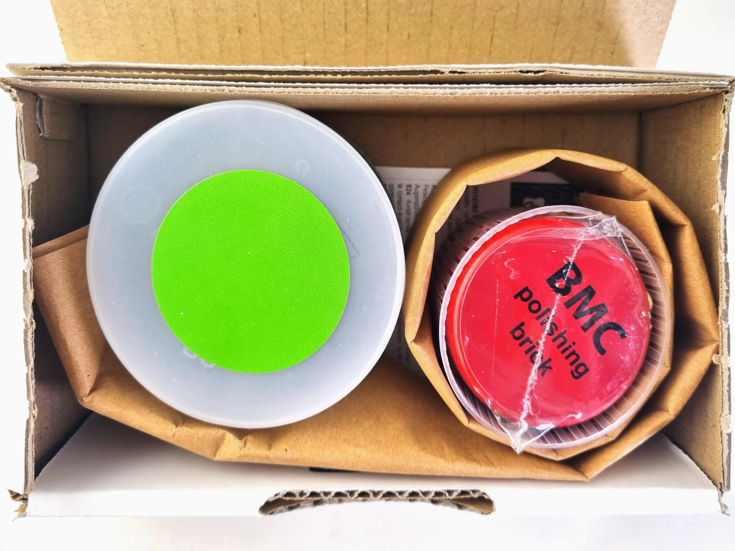 BMC SUPER POLISH Kit universel pour éliminer les taches ternes causées par la corrosion légère sur les pierres naturelles, avec tampons diamantés très fins et un polish solide spécial pour le marbre