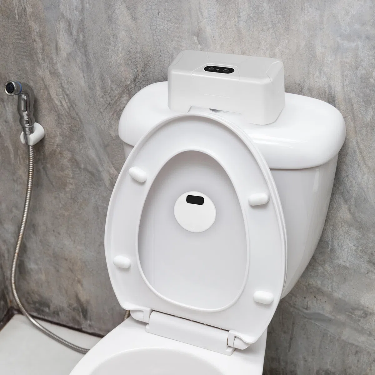 Kit de chasse d'eau automatique sans contact infrarouge avec détecteur de mouvement intelligent avec batterie de 1800 mAh, fixation automatique externe pour salles de bains modernes | Mise à niveau de