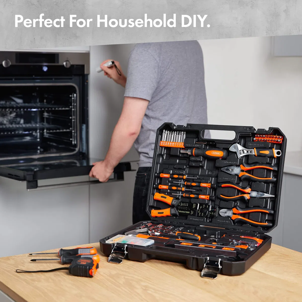 VonHaus Caisse à Outils - Complet Boite de 120 Pièces - Boîte à Outils Manuels, avec Lampe de Poche LED, Clés Hexagonales, Ruban à Mesurer & Mallette de Transport