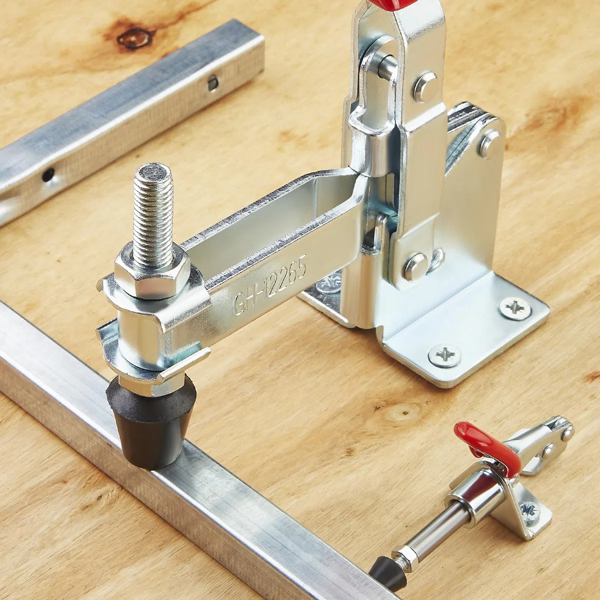 SOTECH 2 pièces Pince de serrage à genouillère Force de maintien jusqu'à 340 kg Serrage rapide vertical Pinces de serrage à genouillère